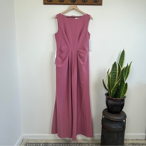 Kay Unger Blush Sleeveless Gown - Picture 2 of 11